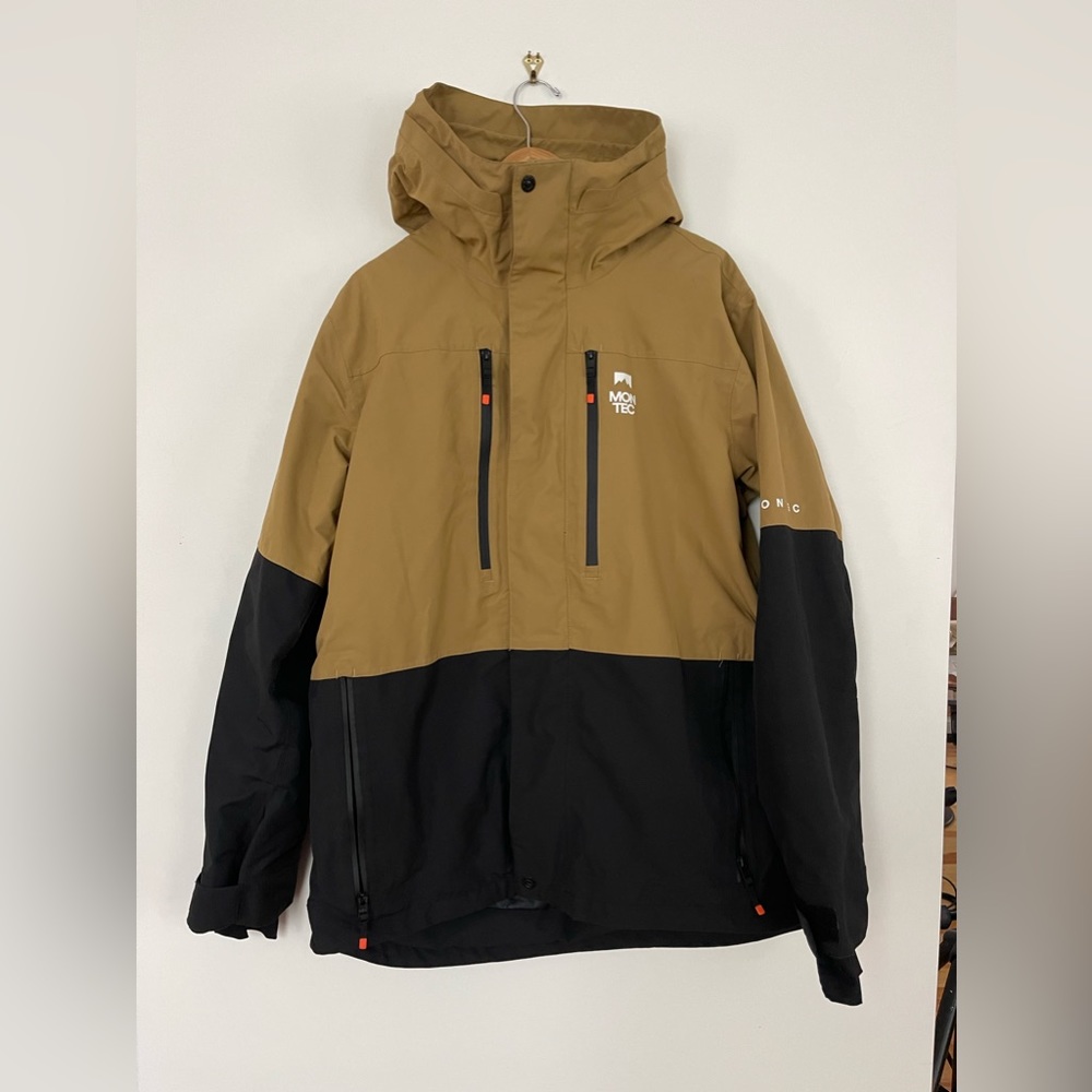 MONTEC Men’s Ski Jacket Shell. Gold/black, size XL